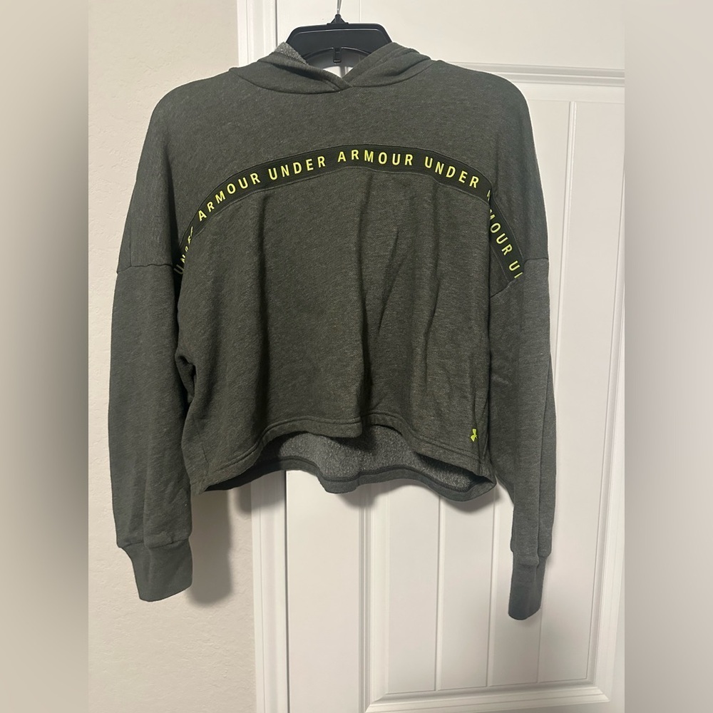 UNDER ARMOUR Women's Small TAPED Hoodie Fleece Green‎ Cropped 3/4 Sleeves Comfy